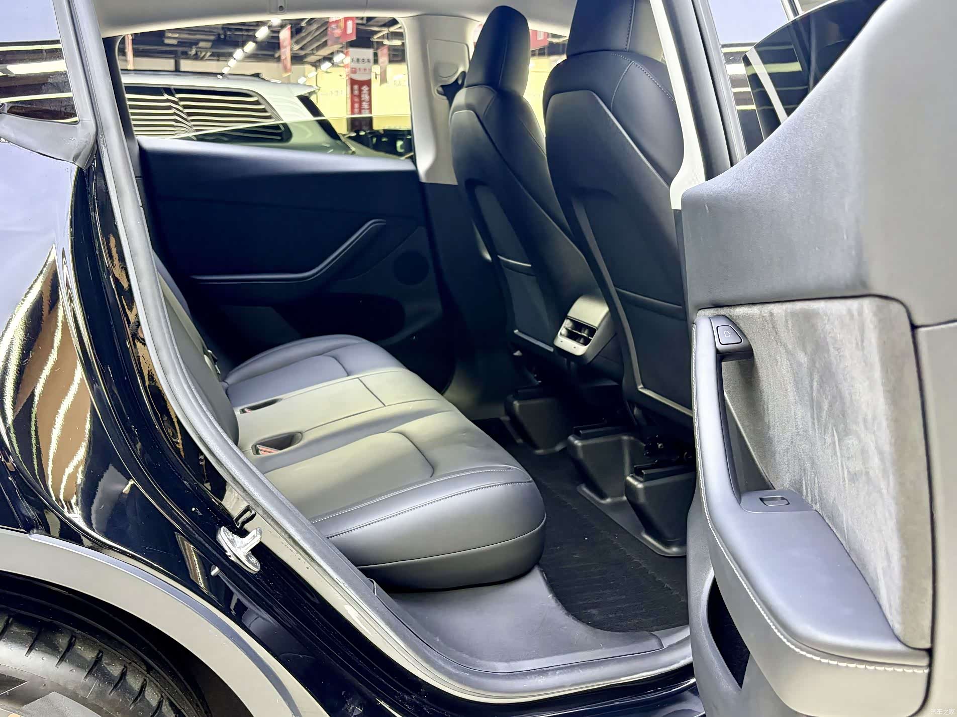 Tesla Model Y, 2022 13