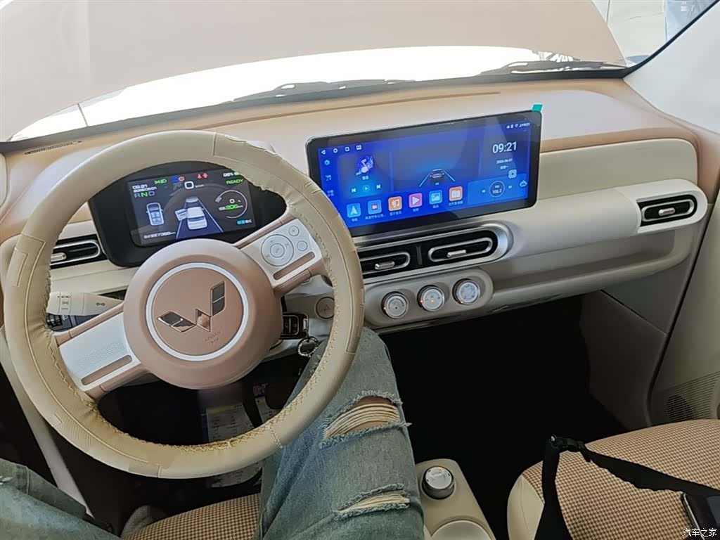Wuling MINIEV, 2025 10