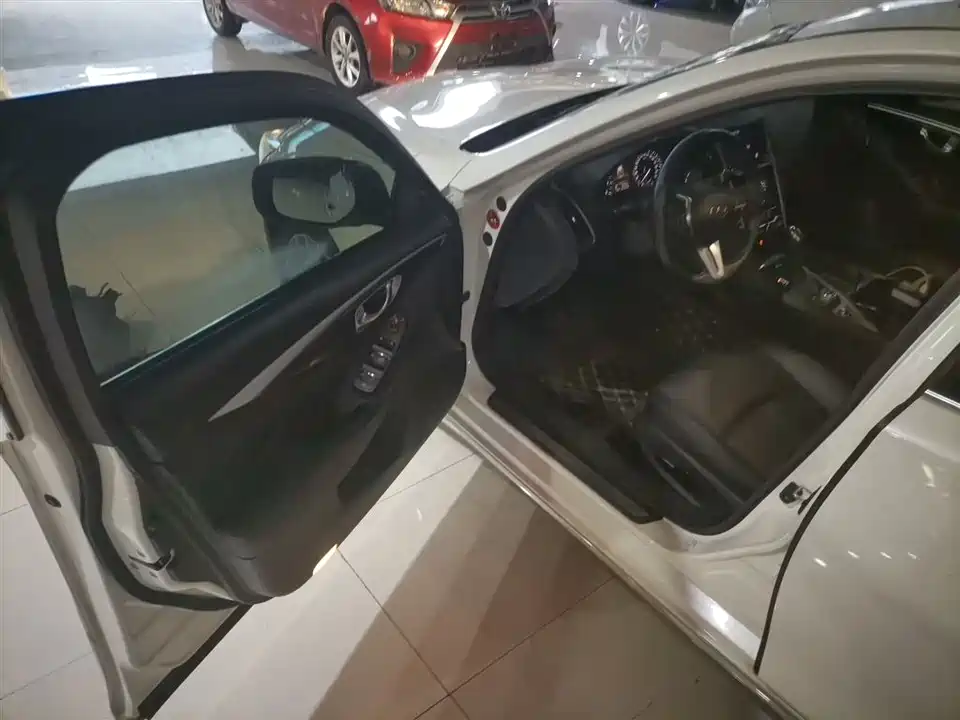 Infiniti Q50L Infiniti Q50L
