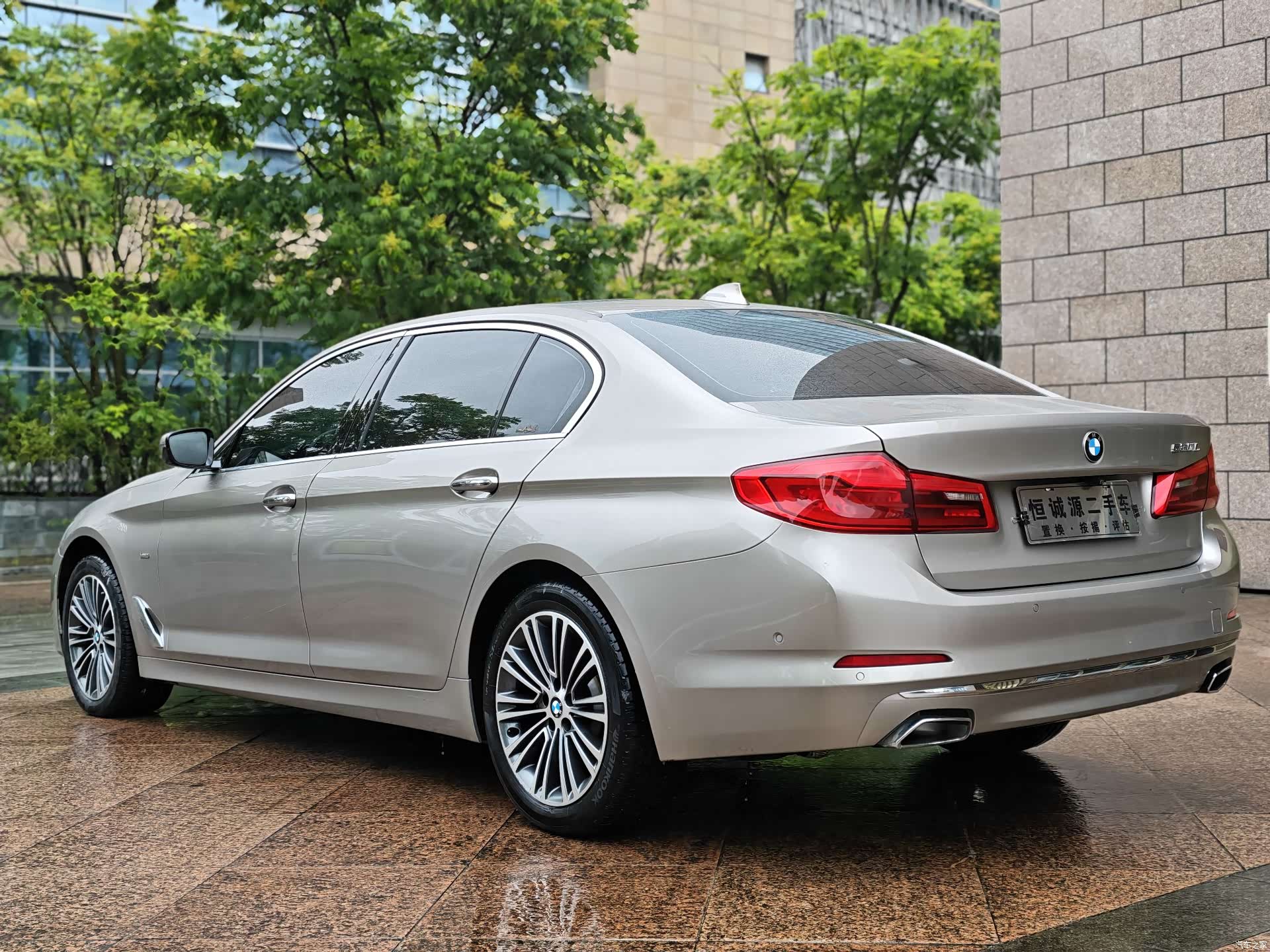 BMW 5 Series, 2018 9
