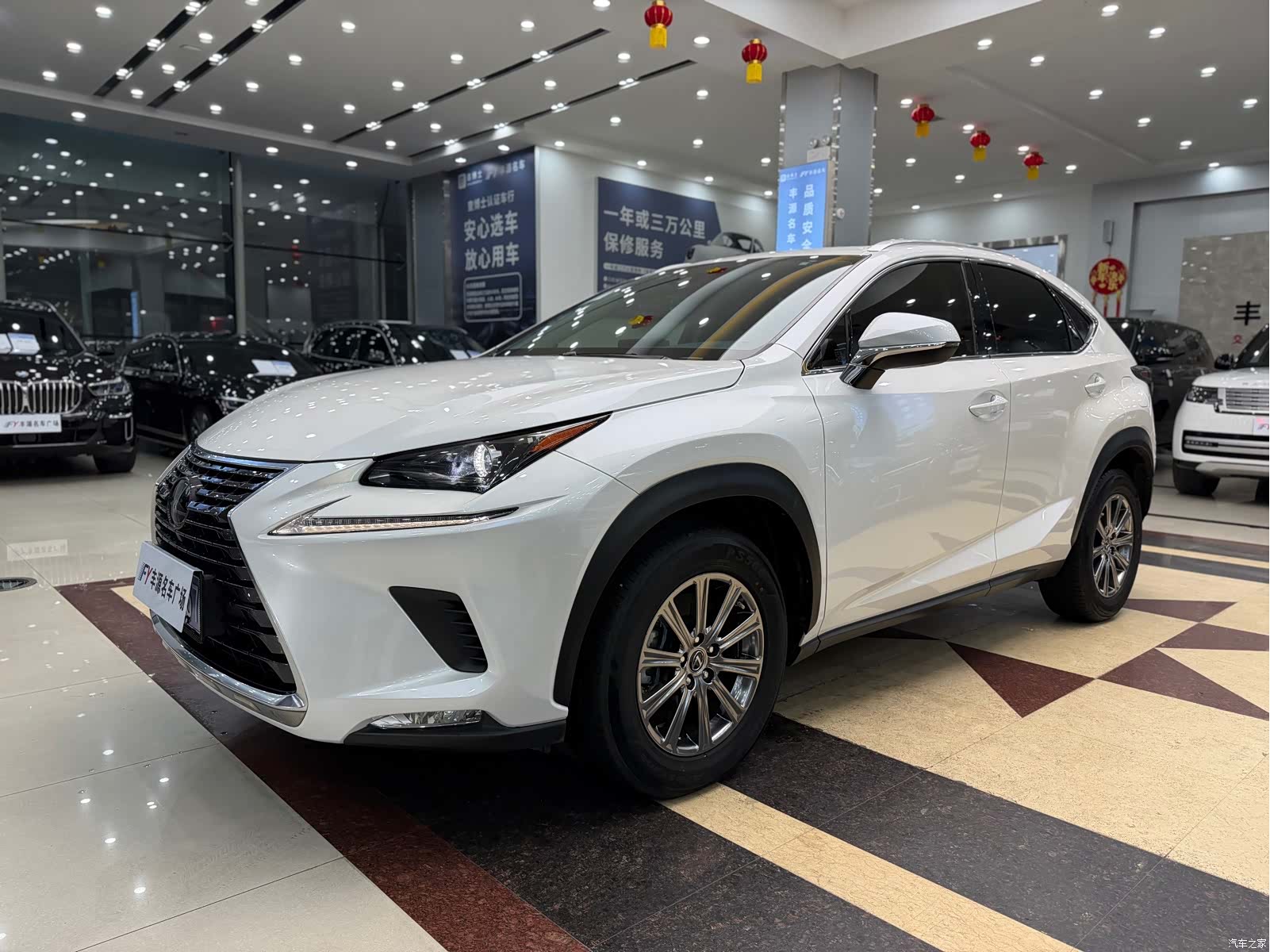 Lexus NX, 2021 1