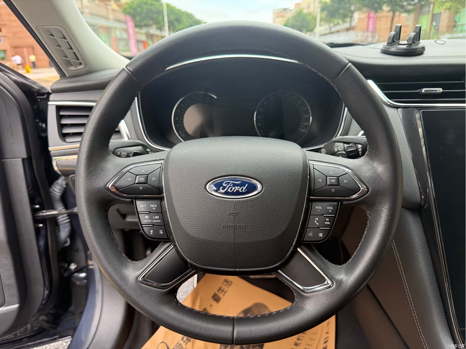 Ford Taurus, 2021 10