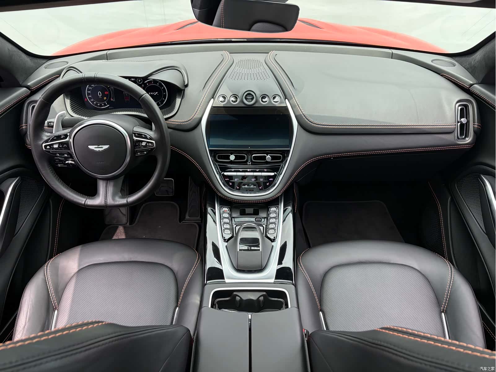 Aston Martin DBX, 2022 6