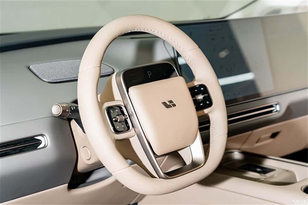 Li Auto i8, 2026 12
