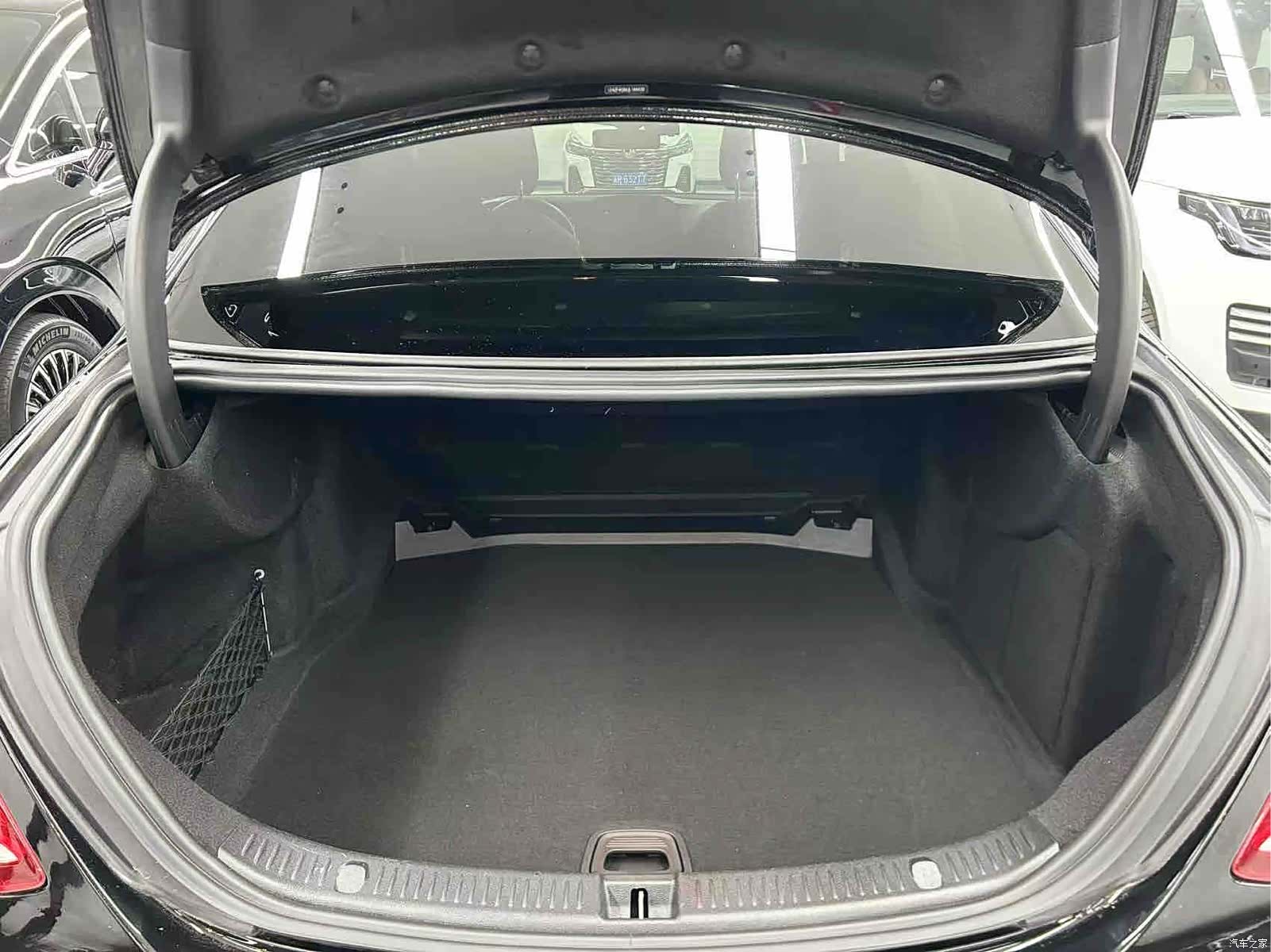 Mercedes-Benz E-Class, 2018 20