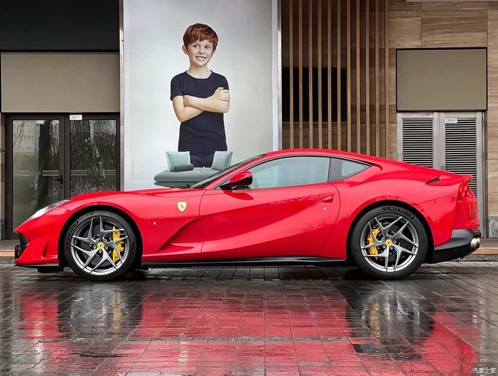 Ferrari 812, 2019 3