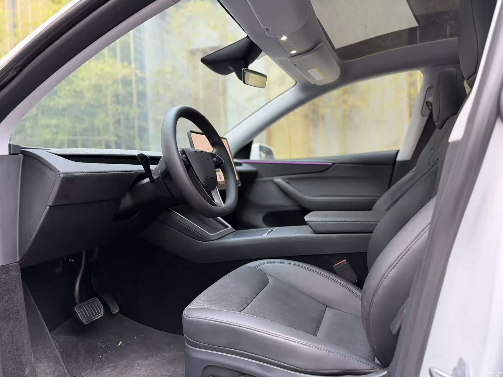 Tesla Model Y, 2025 4