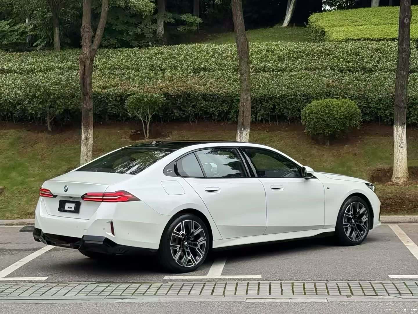 BMW 5 Series, 2025 4