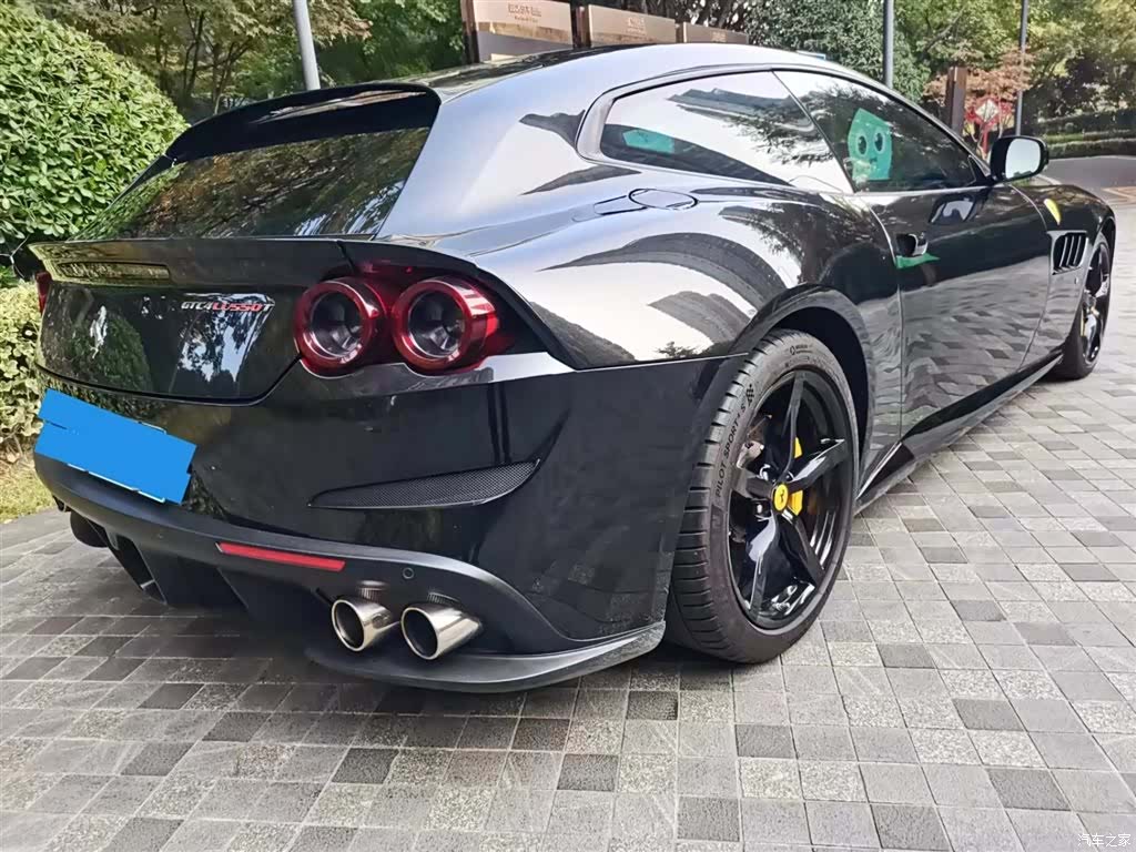 Ferrari GTC4Lus, 2018 все фото