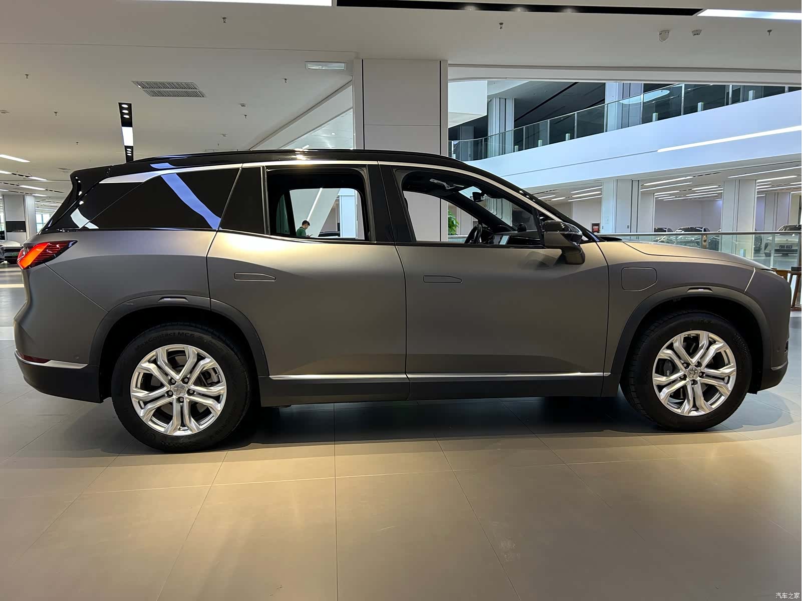 NIO ES8, 2022 3