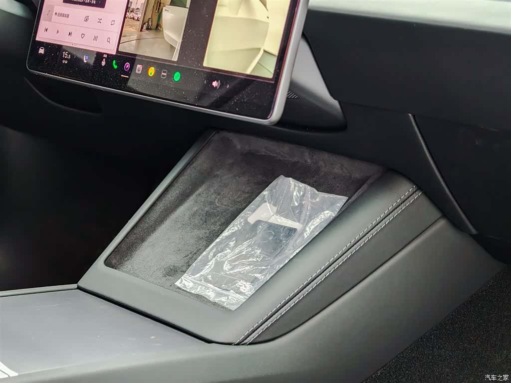 Tesla Model 3, 2025 15