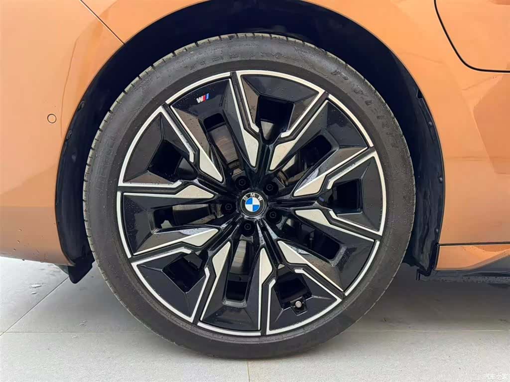 BMW i7, 2024 18