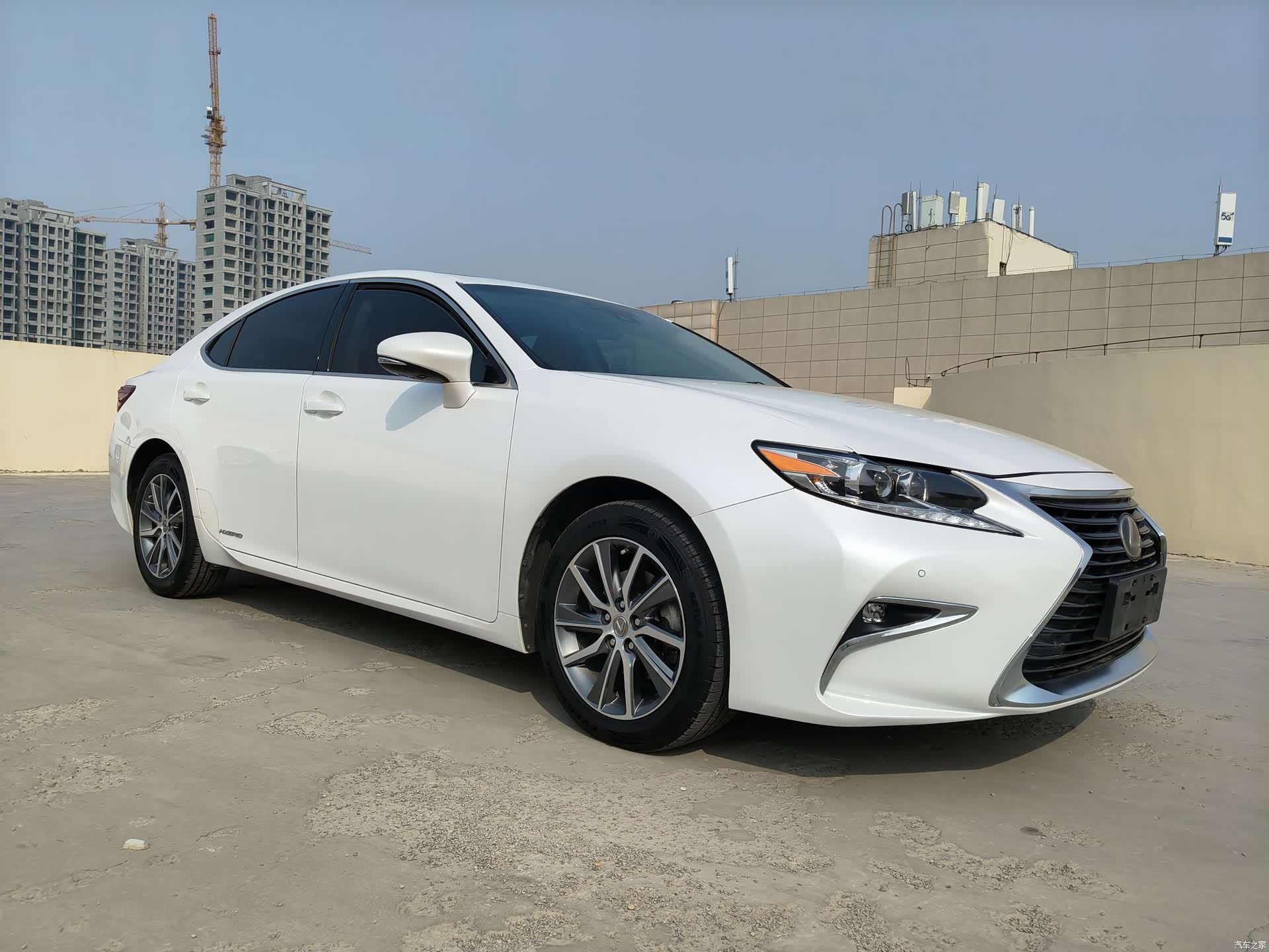 Lexus ES, 2016 3