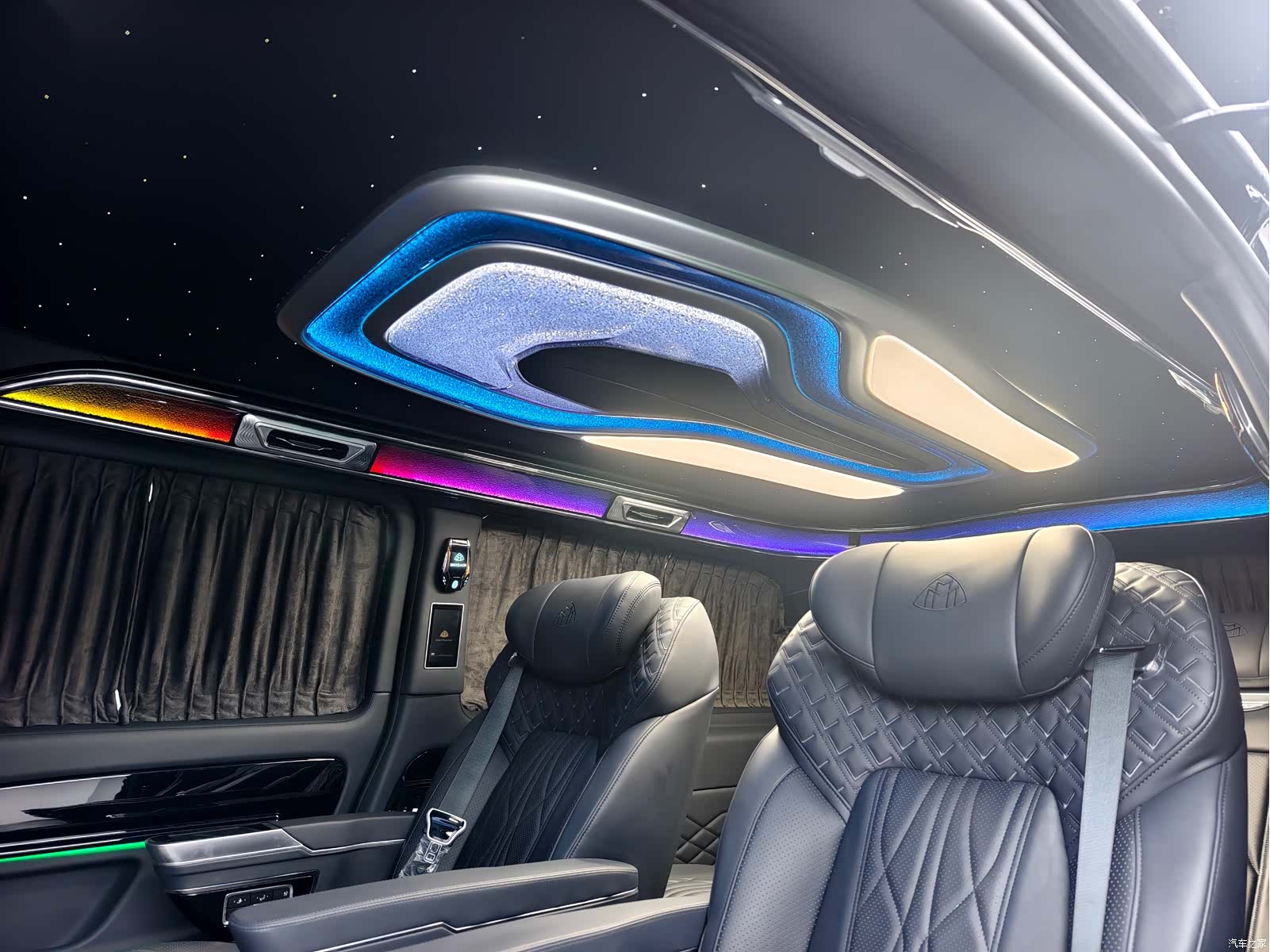 Mercedes-Benz 7, 2025 19