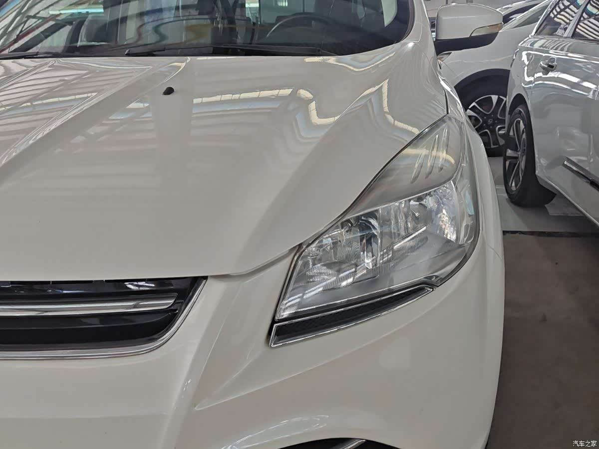 Ford Kuga, 2015 10