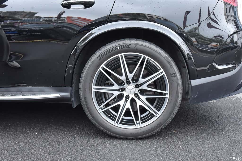 Mercedes-Benz GLC, 2025 12