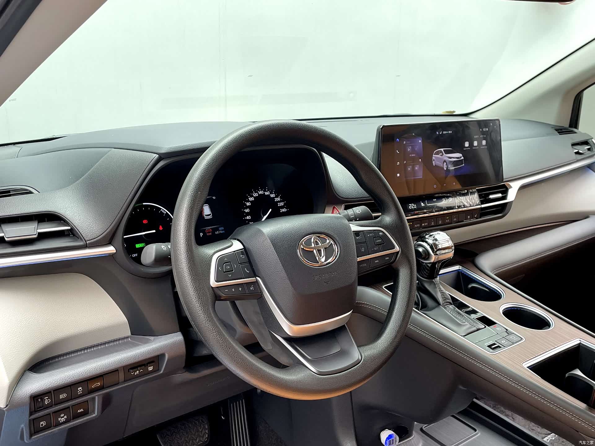 Toyota Sienna, 2025 26