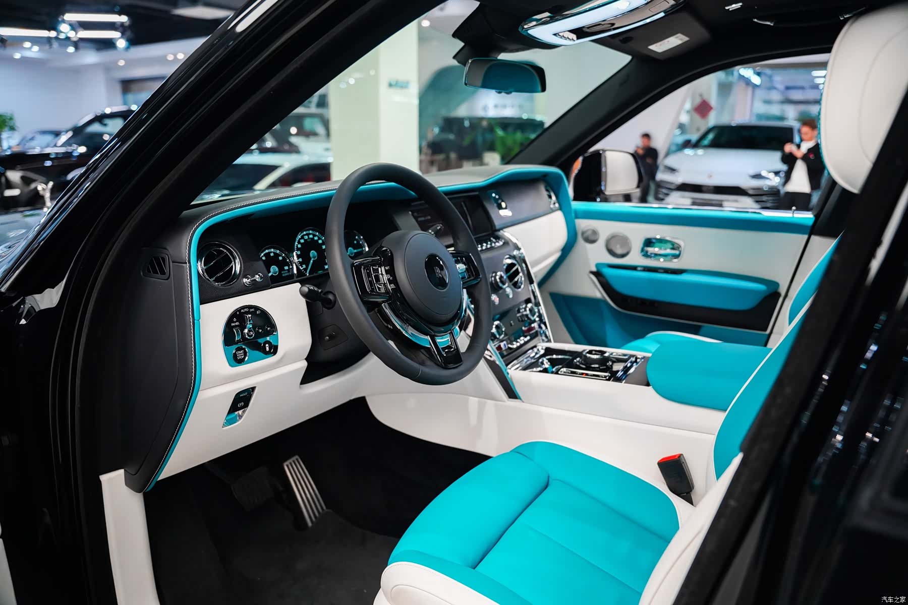 Rolls-Royce Cullinan, 2022 4