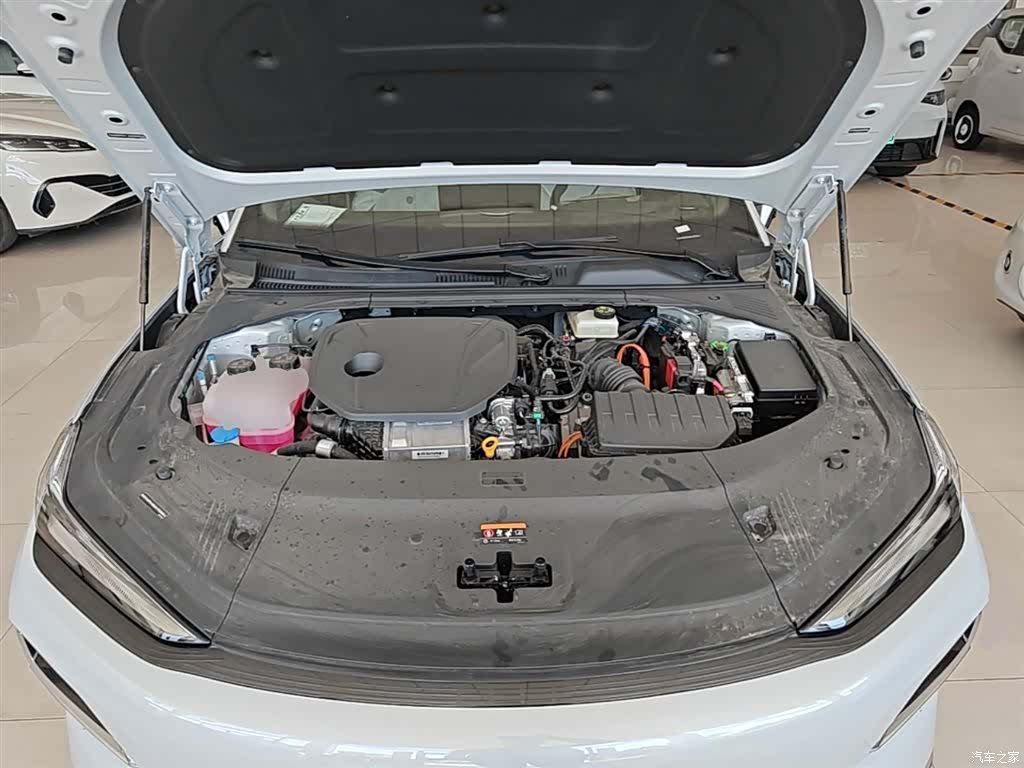 Geely 8, 2026 20