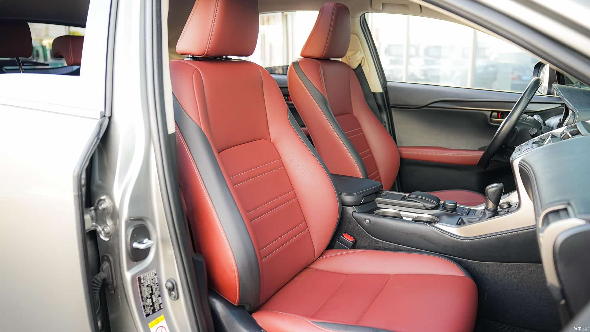 Lexus NX, 2016 10