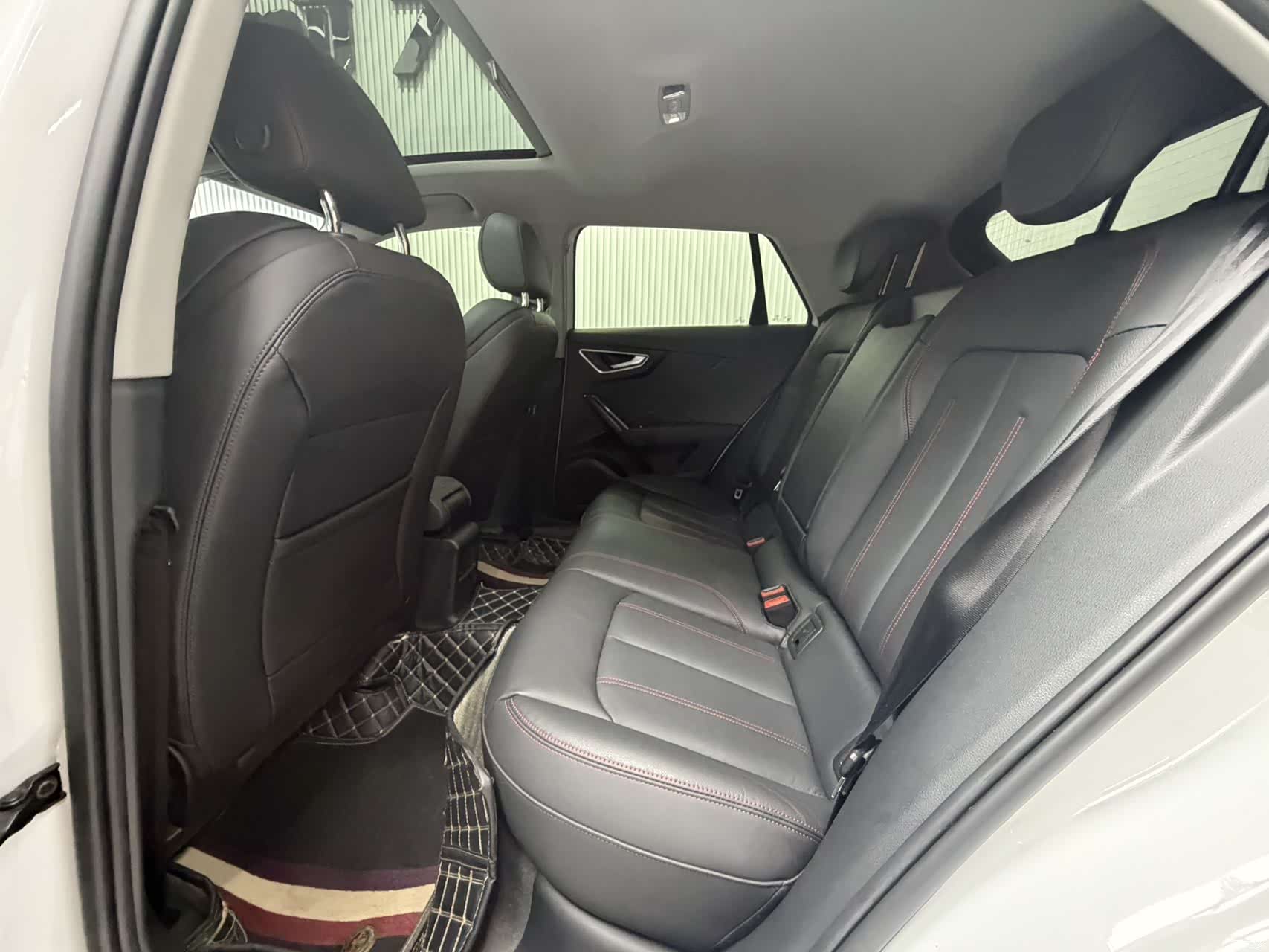 Audi Q2L, 2023 10