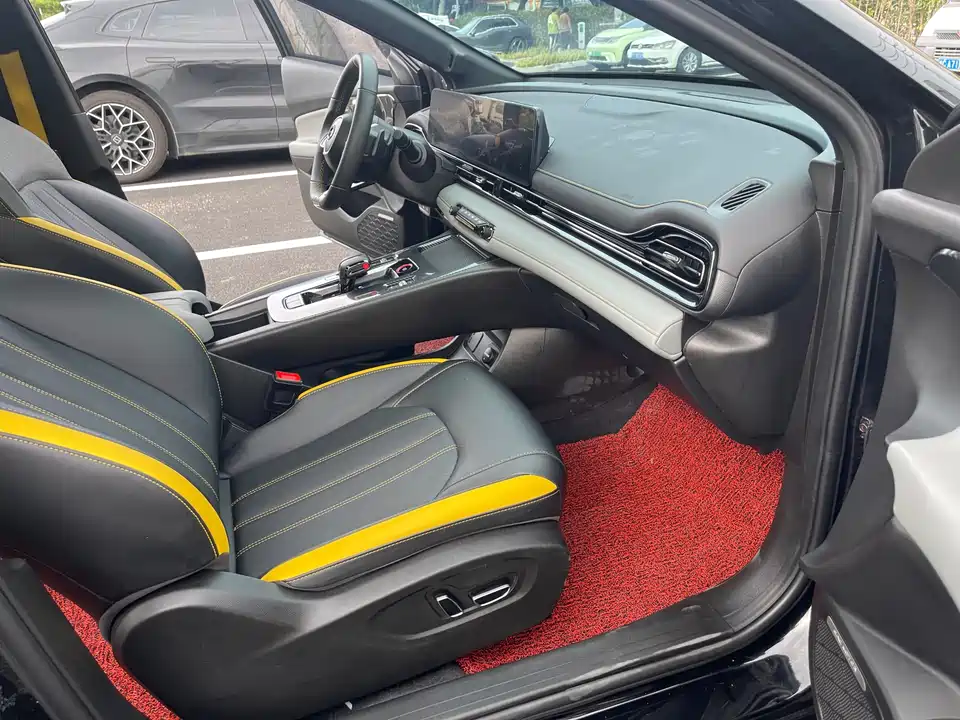 Trumpchi Shadow Leopard