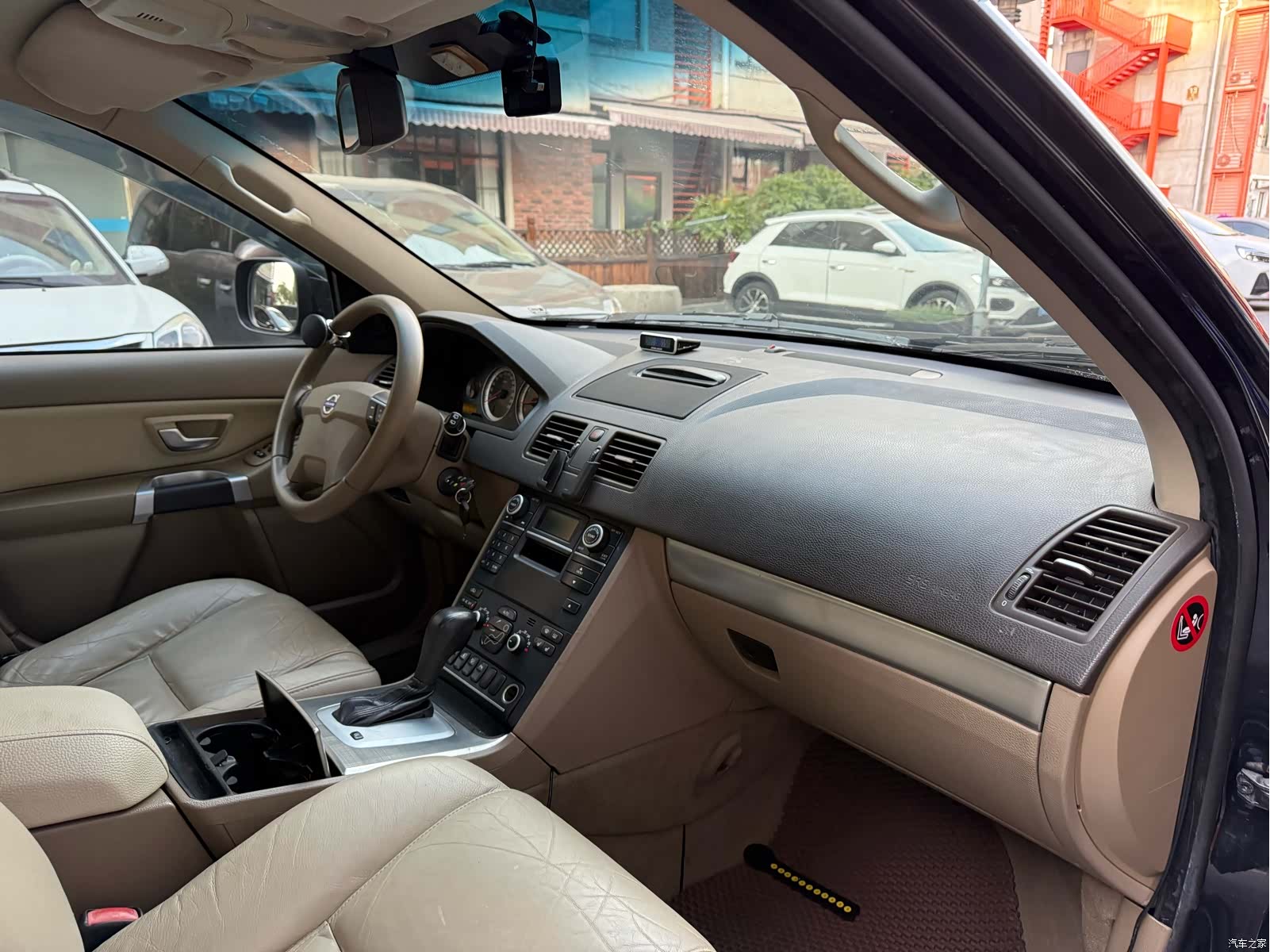 Volvo XC90, 2012 10