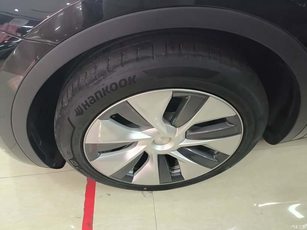 Tesla Model Y, 2022 23
