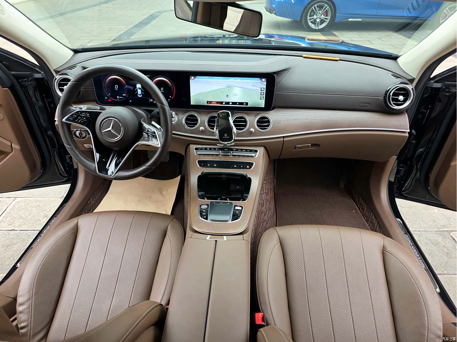 Mercedes-Benz E-Class, 2023 14