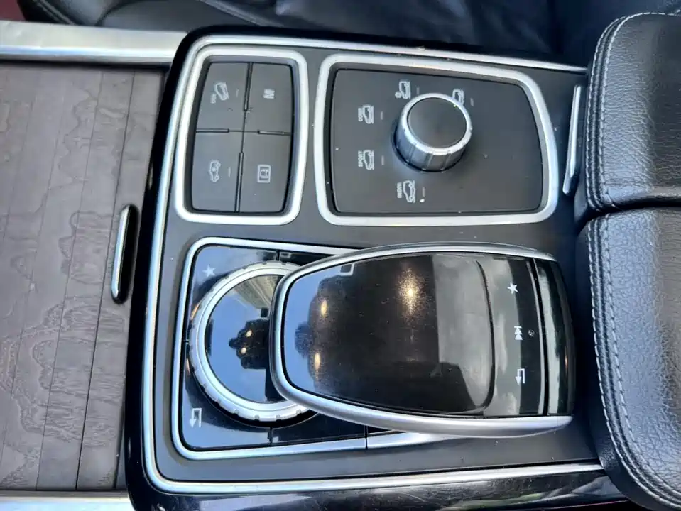 Mercedes-Benz GLE Mercedes-Benz GLE