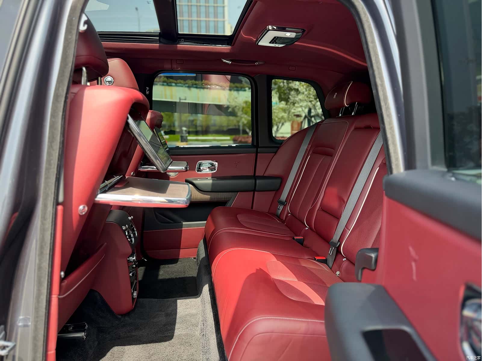 Rolls-Royce Cullinan, 2019 14