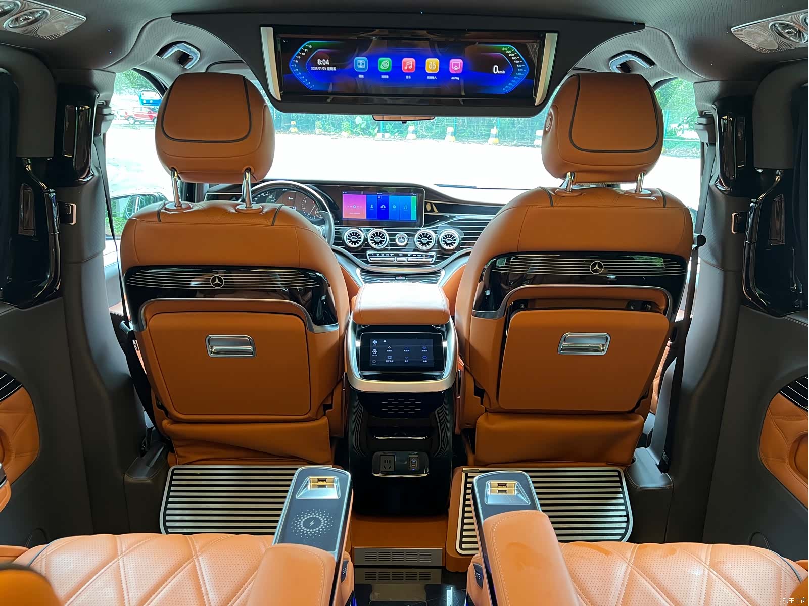Mercedes-Benz 7, 2024 13