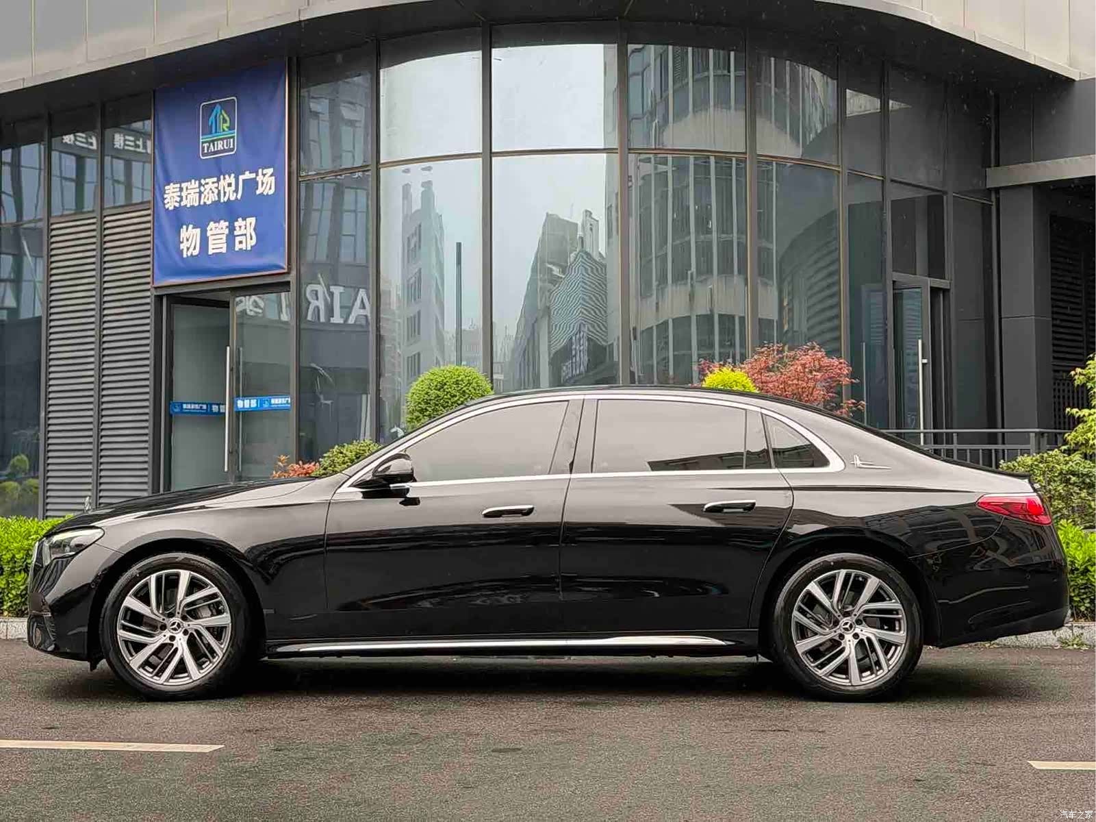 Mercedes-Benz E-Class, 2024 все фото