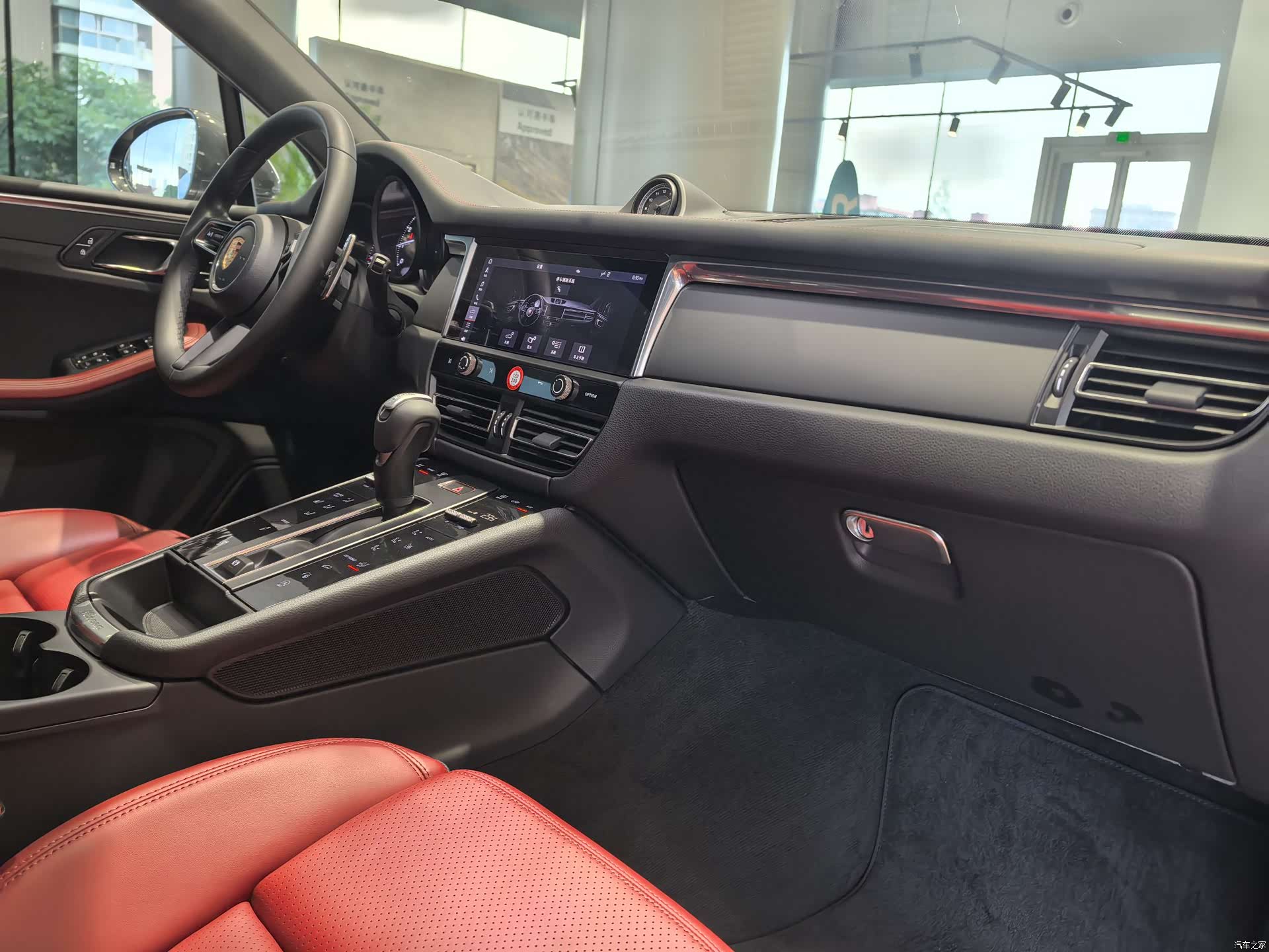 Porsche Macan, 2023 все фото