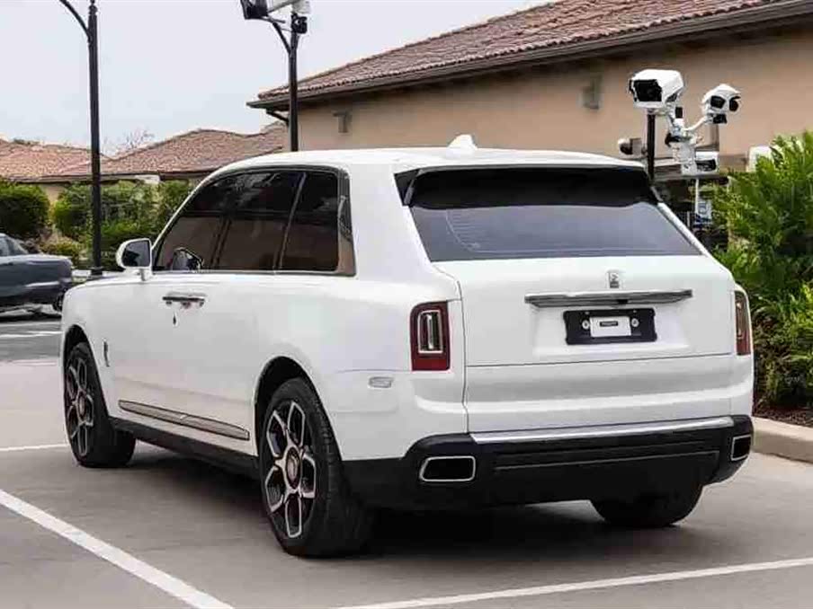 Rolls-Royce Cullinan Rolls-Royce Cullinan