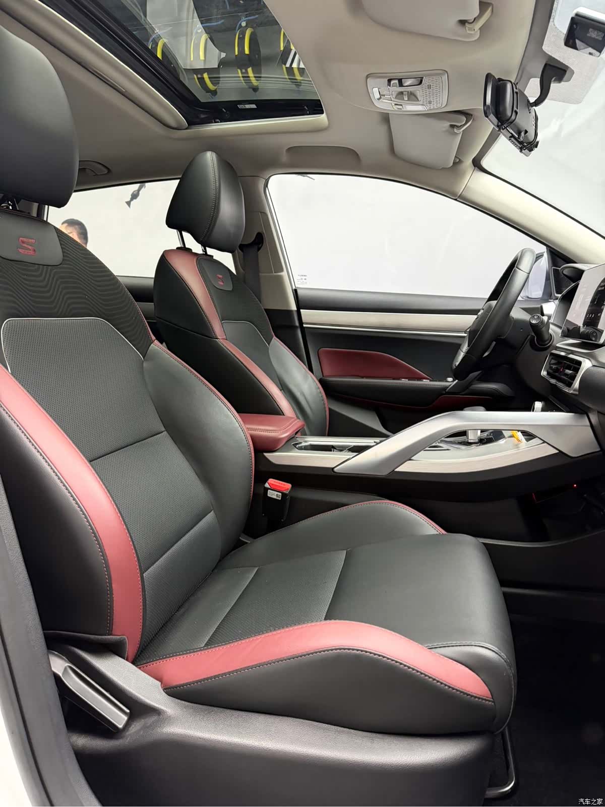 Geely Coolray, 2022 12