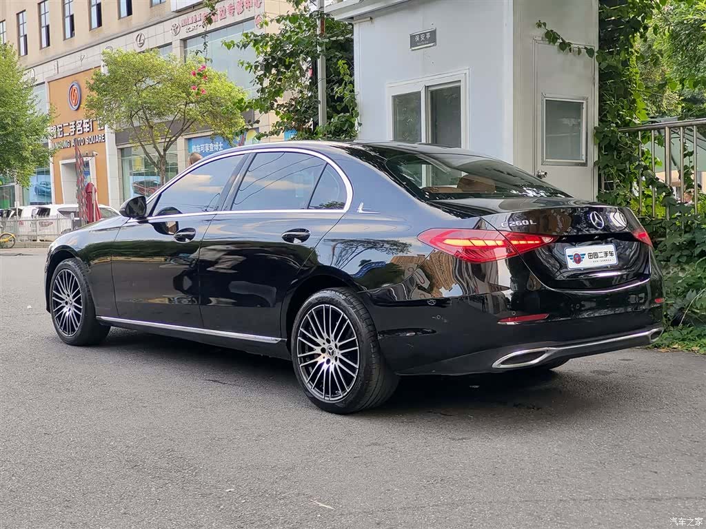 Mercedes-Benz C-Class, 2024 4