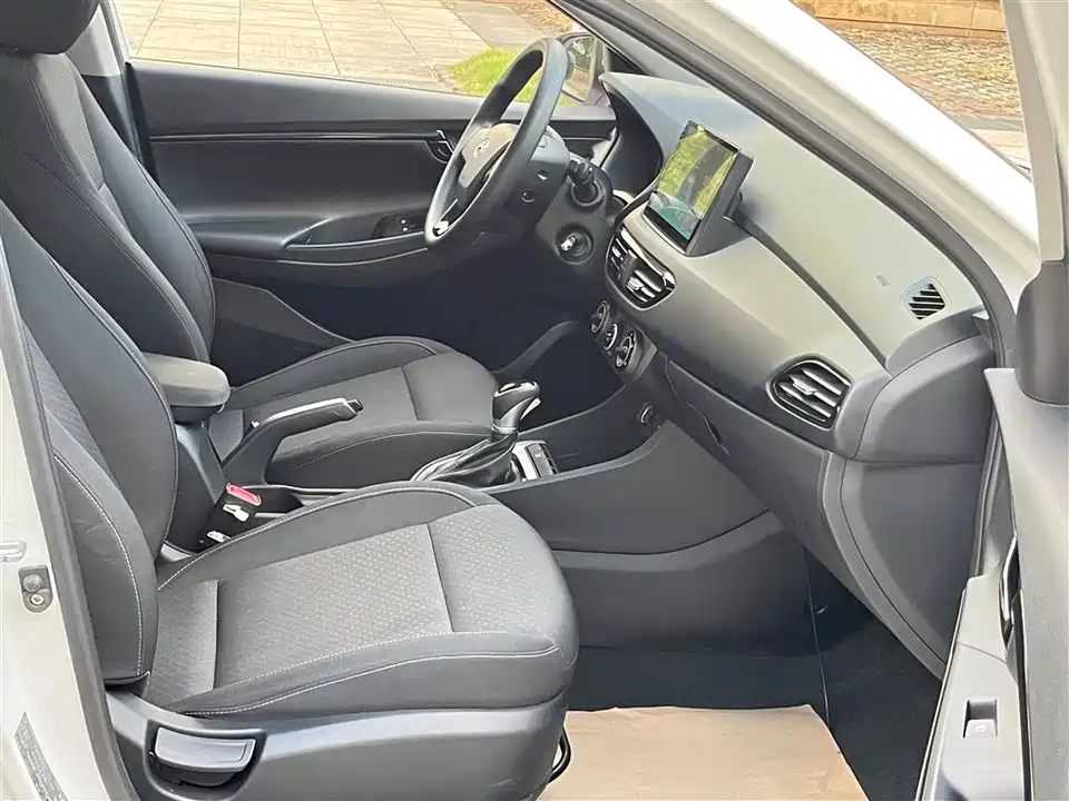 Hyundai Yuedong