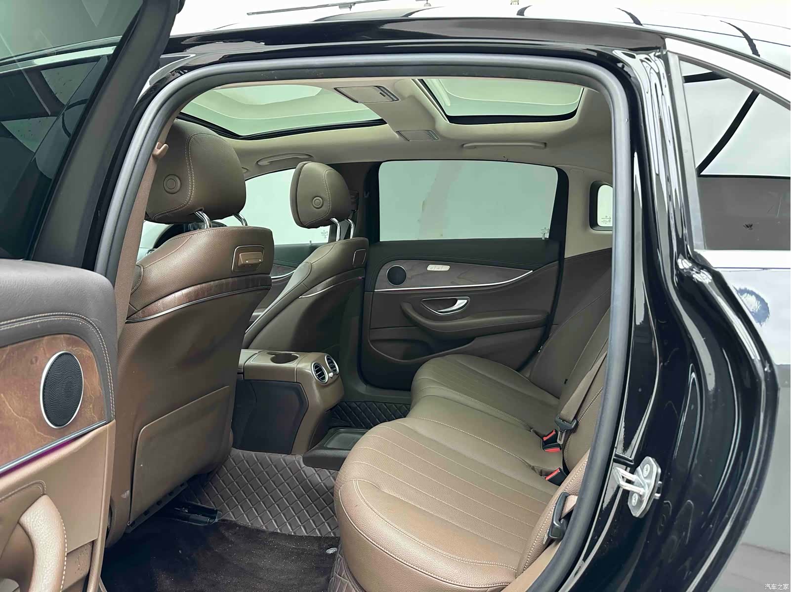 Mercedes-Benz E-Class, 2020 12