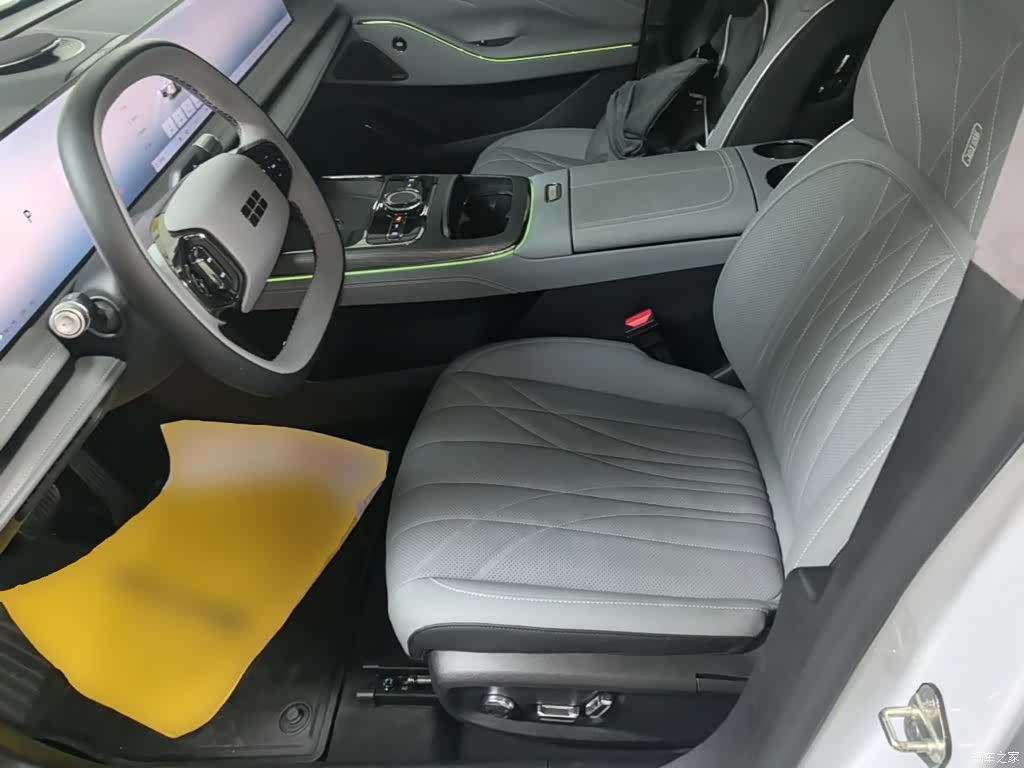 Geely E8, 2025 15