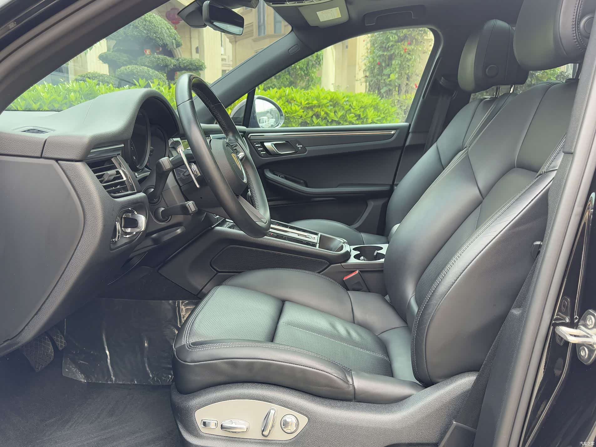 Porsche Macan, 2022 9