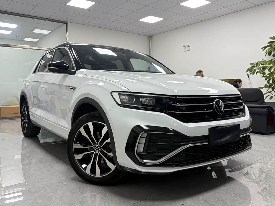 Volkswagen T-ROC exploring Songs