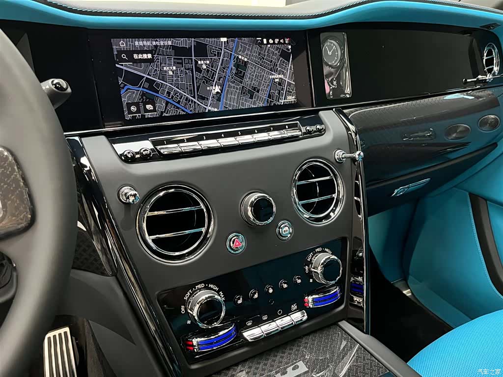 Rolls-Royce Cullinan, 2026 11