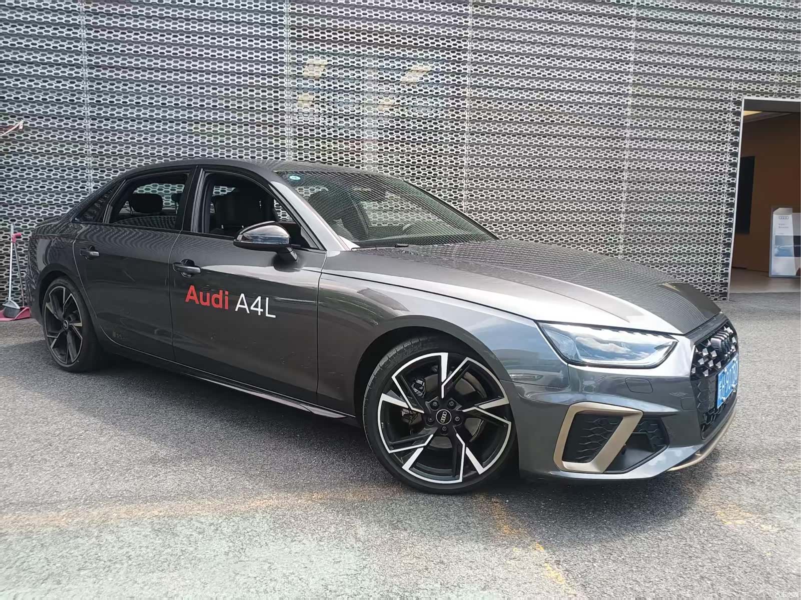 Audi A4L, 2024 3