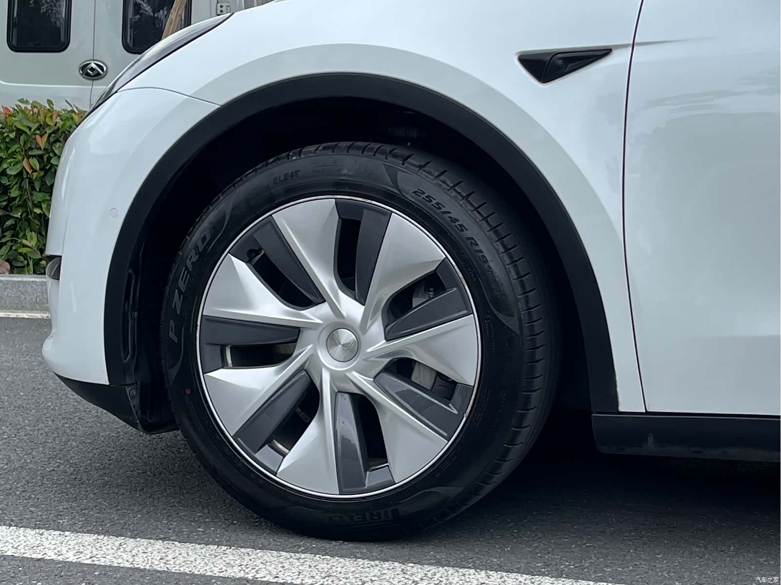 Tesla Model Y, 2023 8