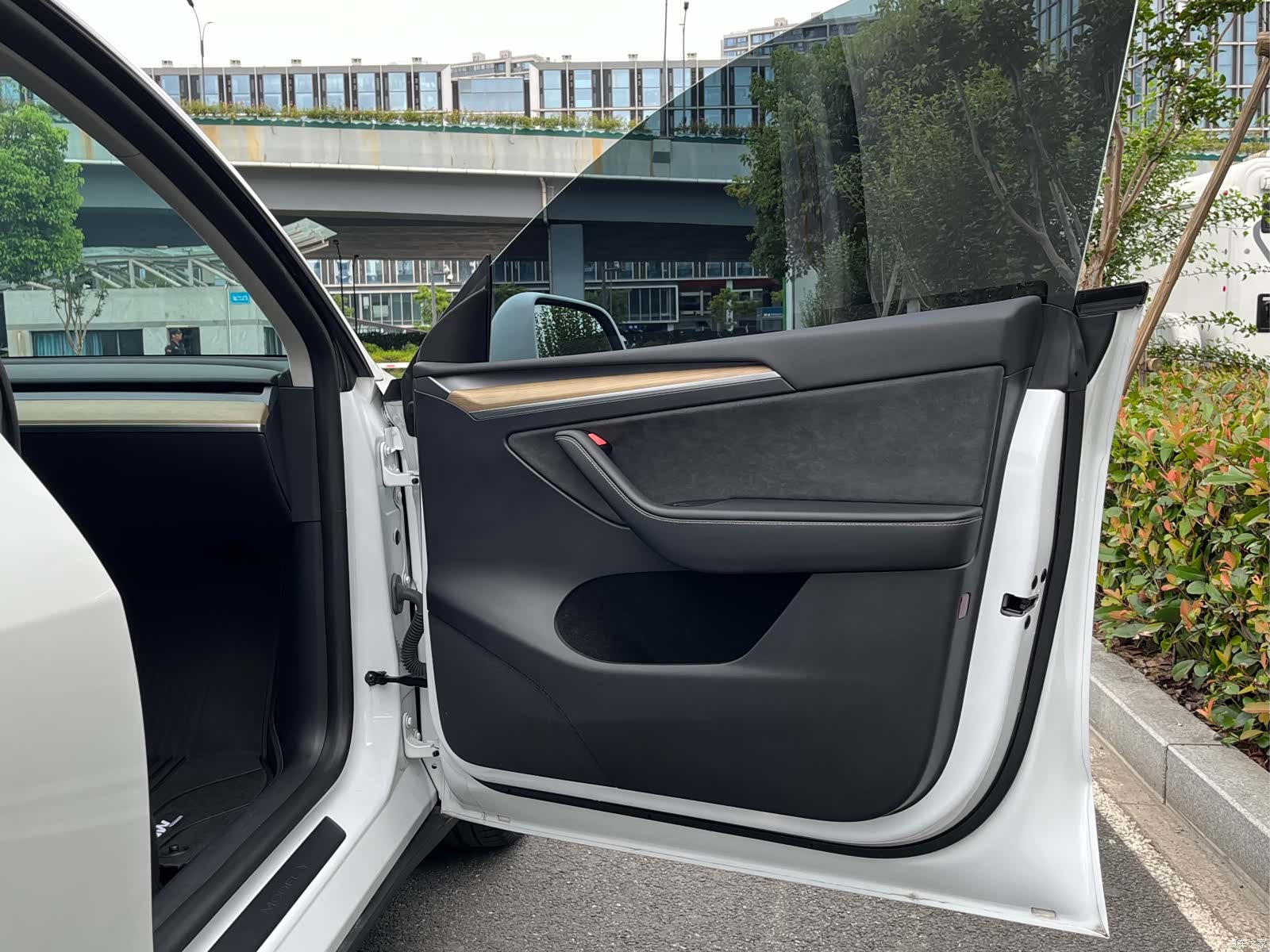 Tesla Model Y, 2023 20