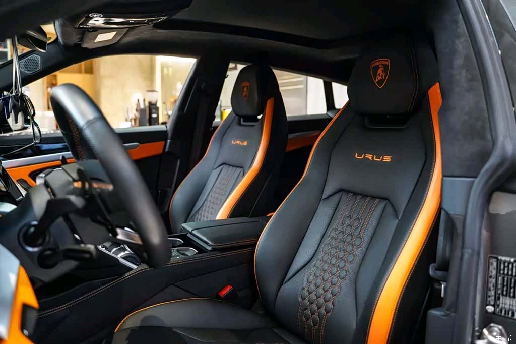 Lamborghini Urus, 2024 10