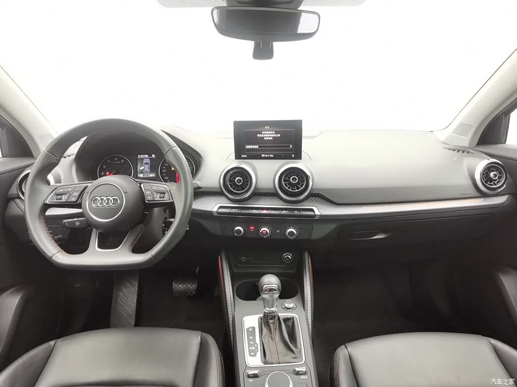Audi Q2L, 2024 все фото