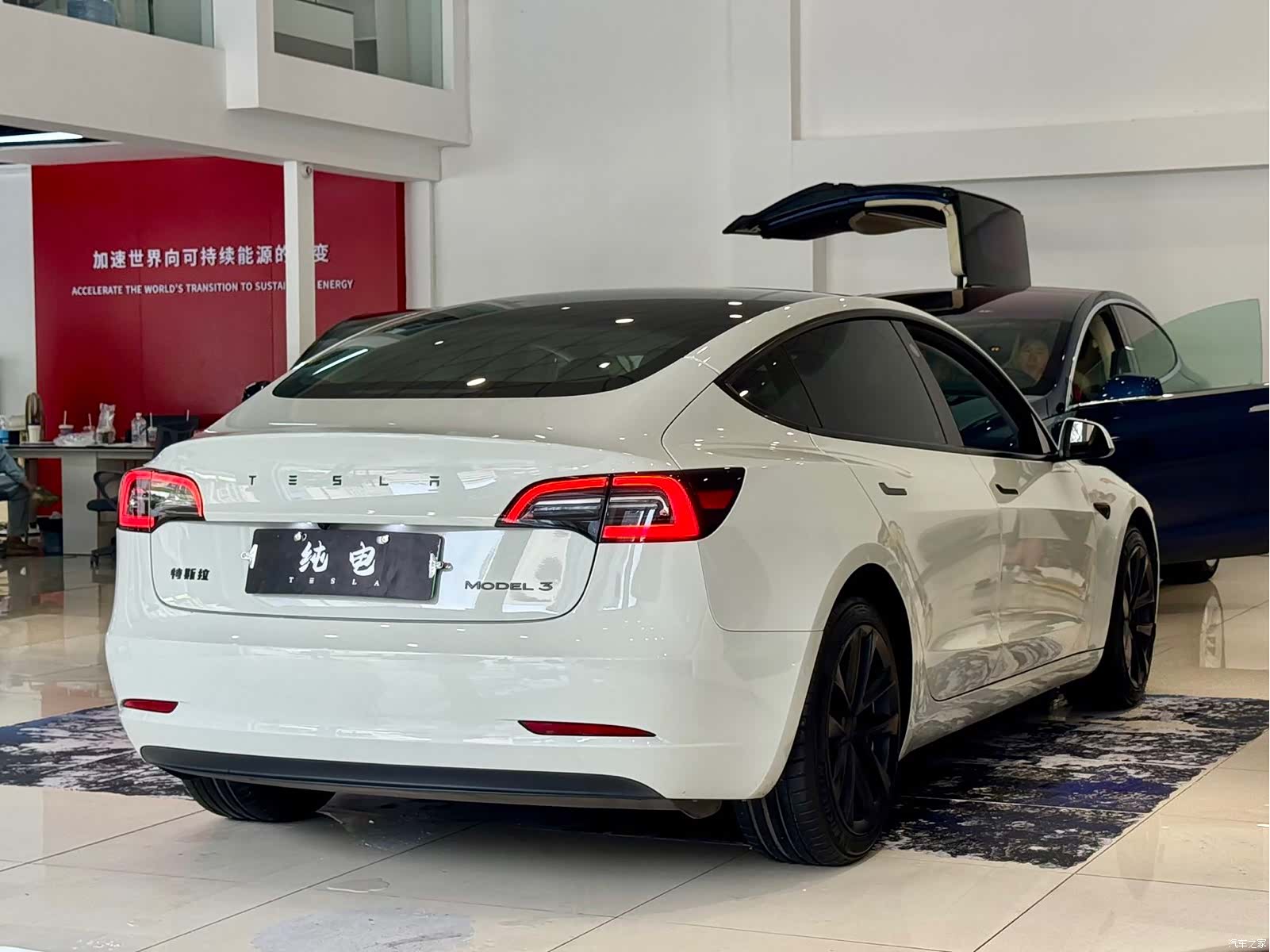 Tesla Model 3, 2022 15