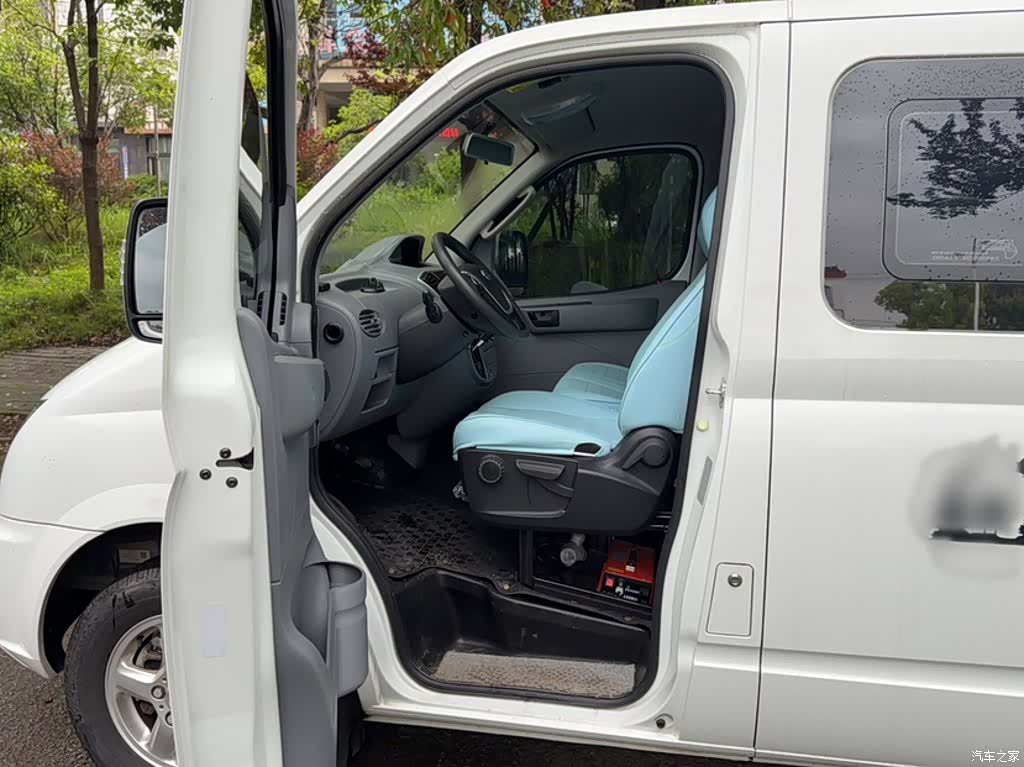 Maxus V80, 2023 16